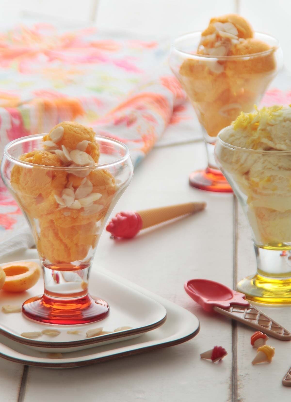 Frosty Colorful Based 6 Piece Ice Cream-Dessert Service