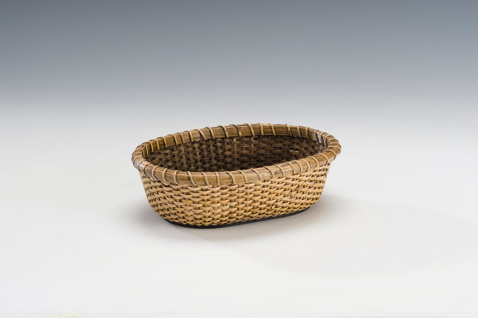 RATTAN SEPET 16 x 22 x H: 7 cm