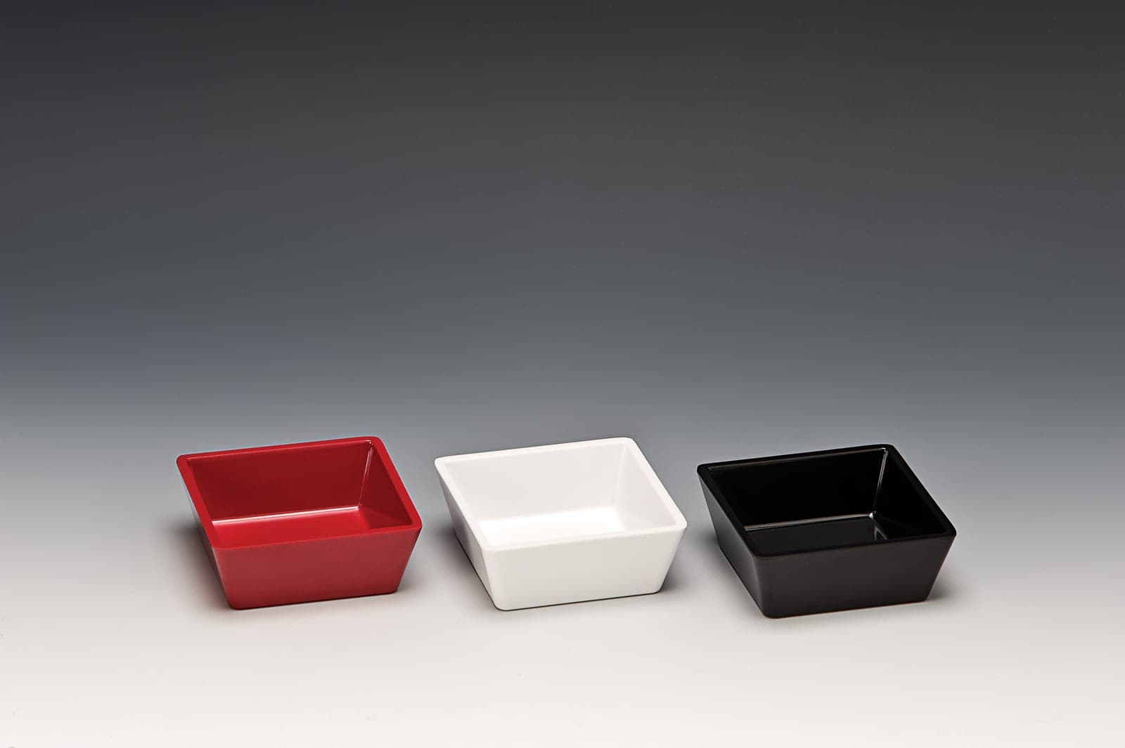 MİNİ TEŞHİR - 9 x 9 x H: 3,5 cm