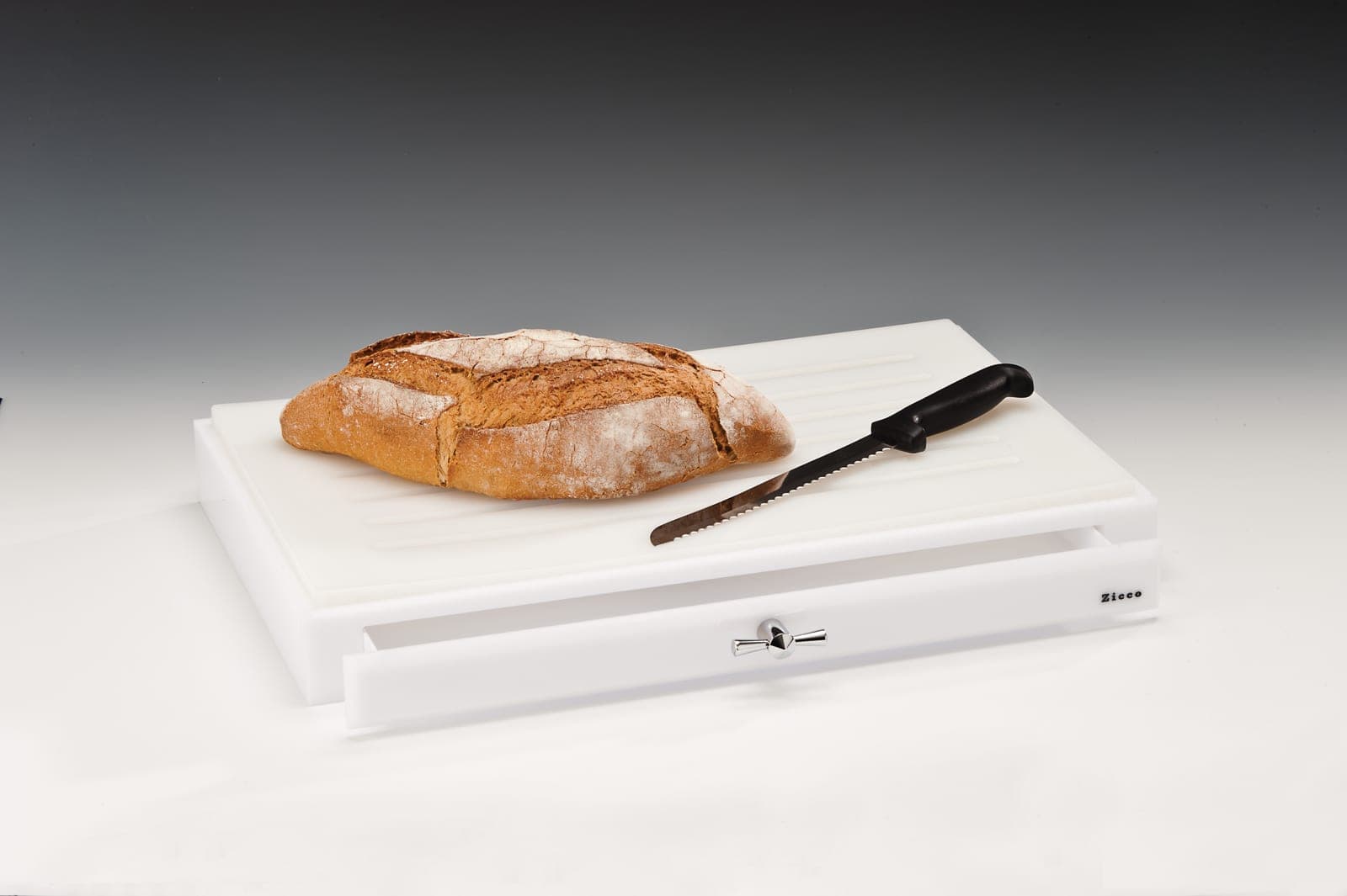AKRİLİK EKMEK KESME TAHTASI - 32 x 52 x H: 7 cm