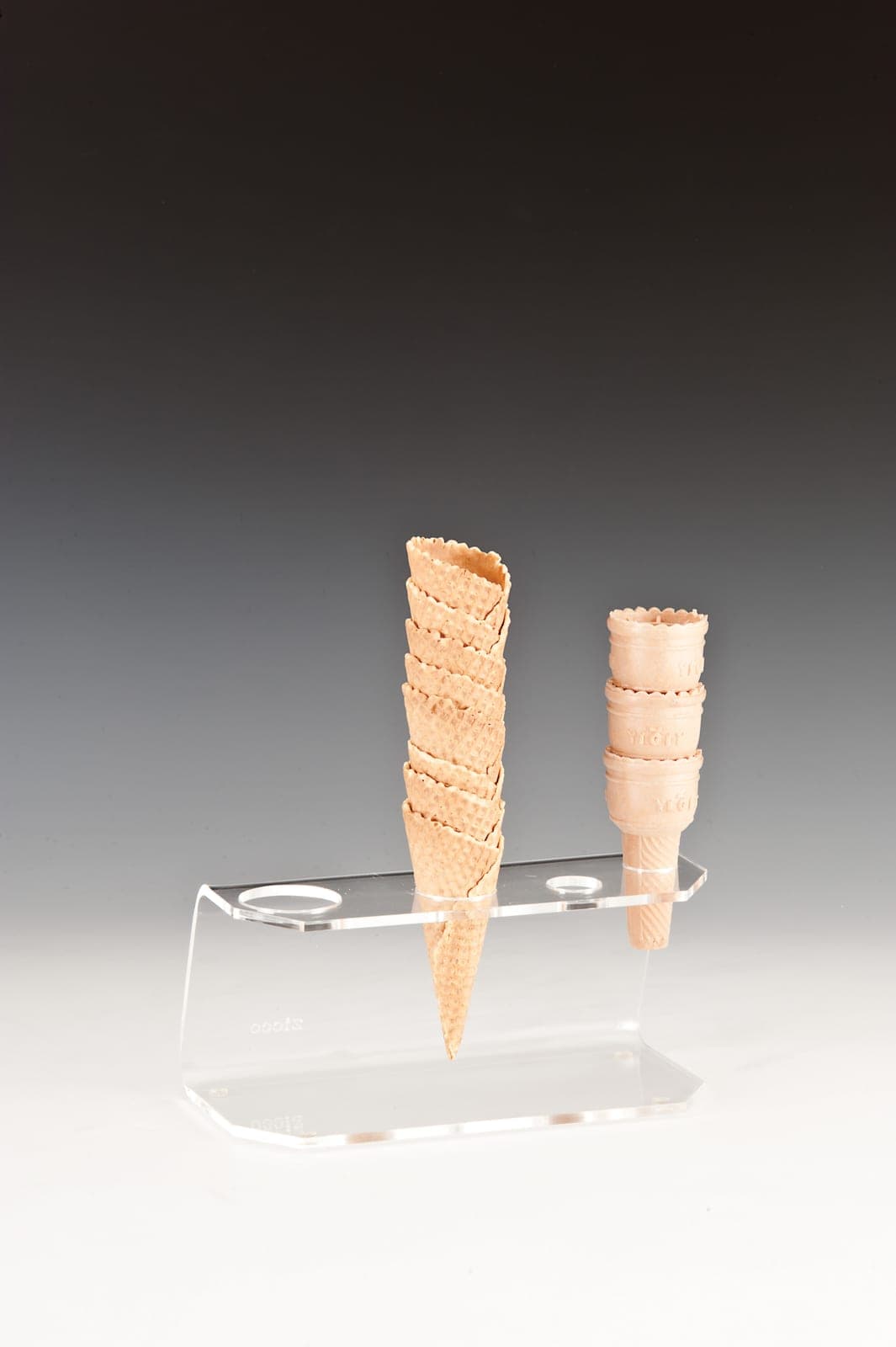 AKRİLİK DONDURMA SERVİS STANDI 23 x 12 x H: 10,5 cm