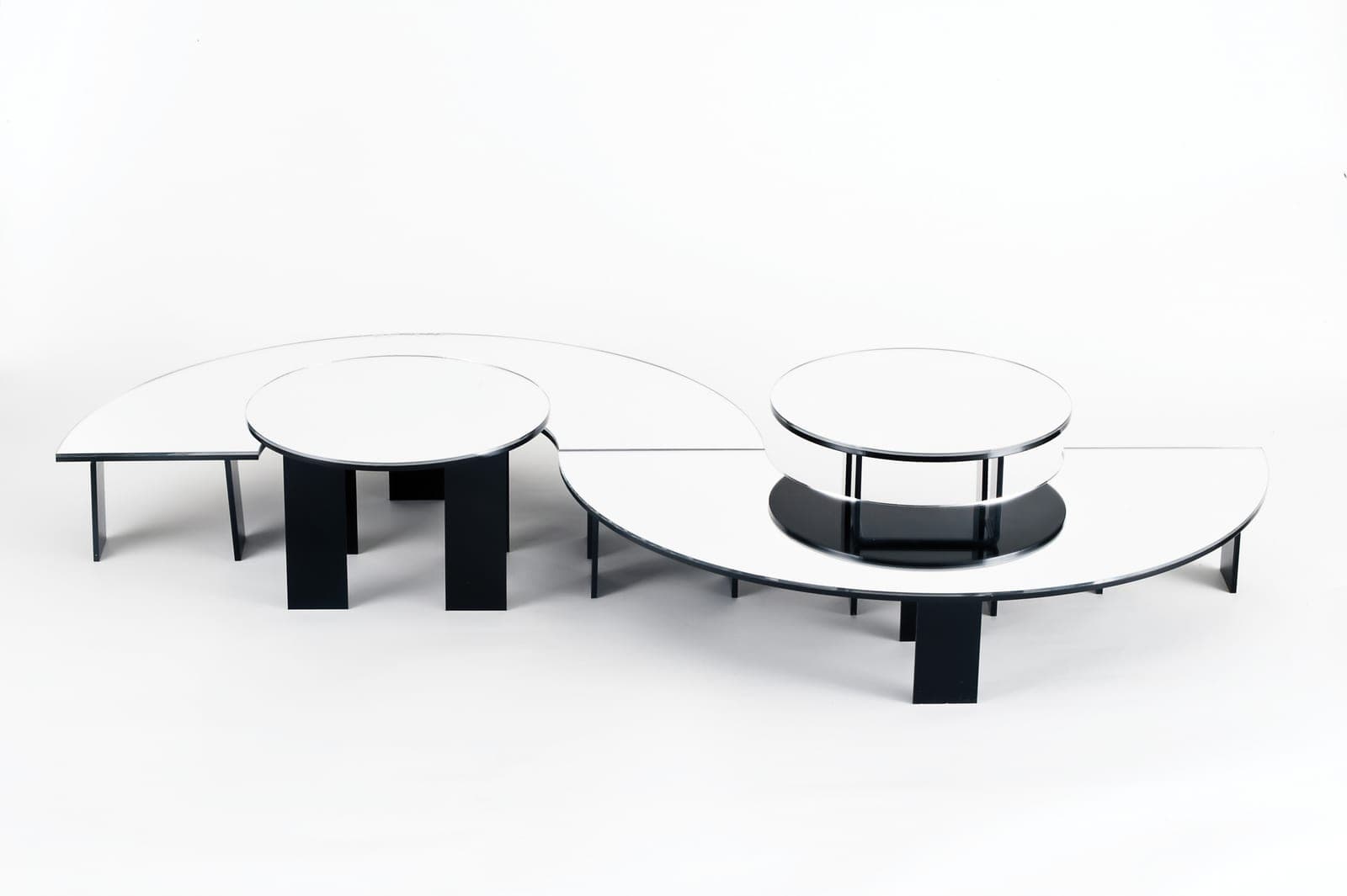 AYNALI TEŞHİR STANDU / 4 PARÇA Ø 25 x H: 15,5 cm (2 ADET) 60 x 30 x H: 10 cm (2 ADET)