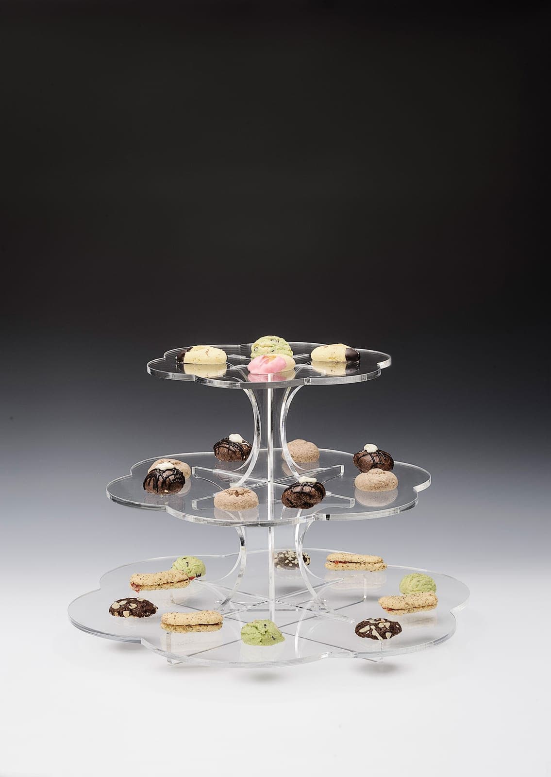 3 KATLI PAPATYA MODEL AKRİLİK TEŞHİR STANDI Ø 49, 39, 29 x H: 34 cm
