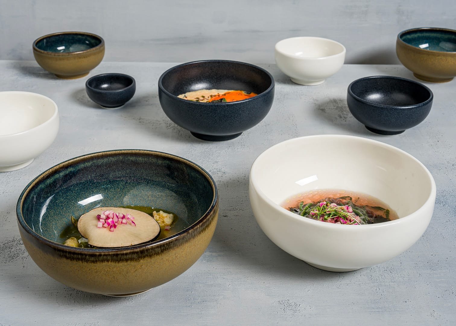 Sphere Ocean Moss 7 cm footed dish - Styled