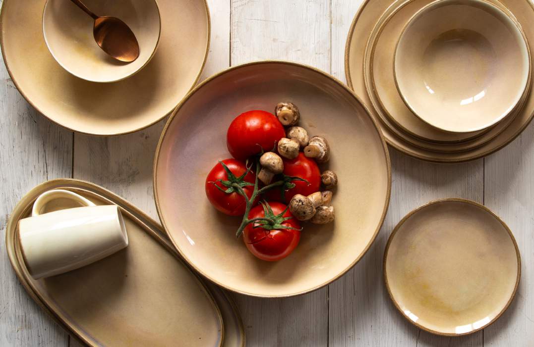 Sakura Deep Plate 19 cm - Styled