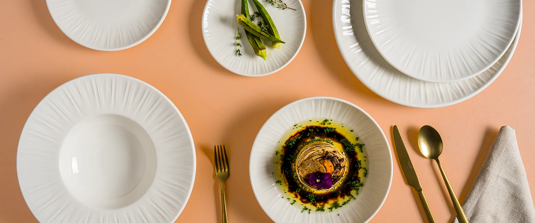 Strato Flat Plate 25 cm - Styled